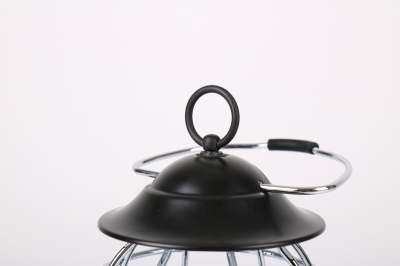 Holiday Travel LED Retro Campinglampe im Bambus-Metalldesign mit USB-Ladeanschluss